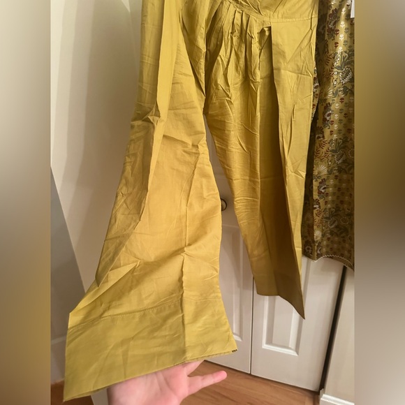 NWT Khaadi 100% cotton embroidered floral two piece. - Picture 9 of 13